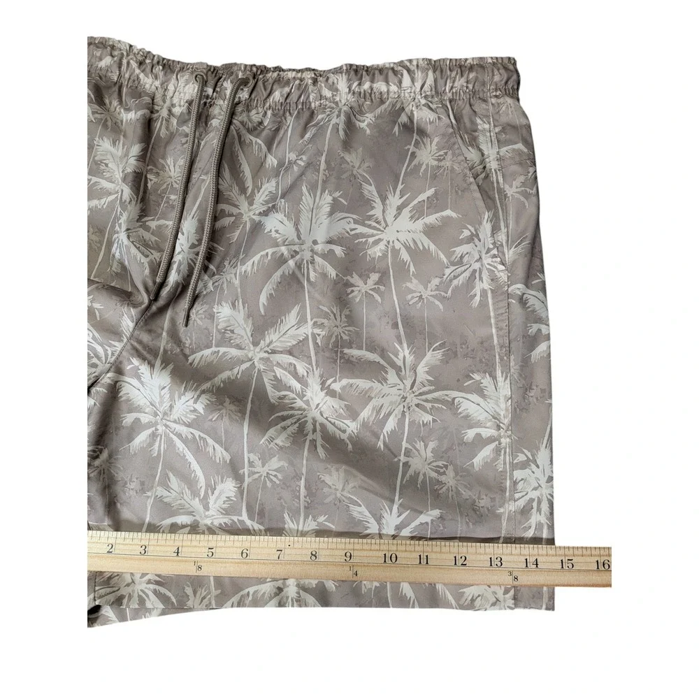 DSG Mens 2XL Rec Short Relaxed Fit 6 Inseam Palm Tree Print Tan White NWT